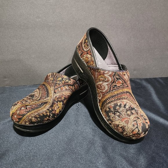 Dansko Shoes Dansko Vegan Paisley Greenbrown Tapestry Velvet Clogs Womens Size 37 Poshmark